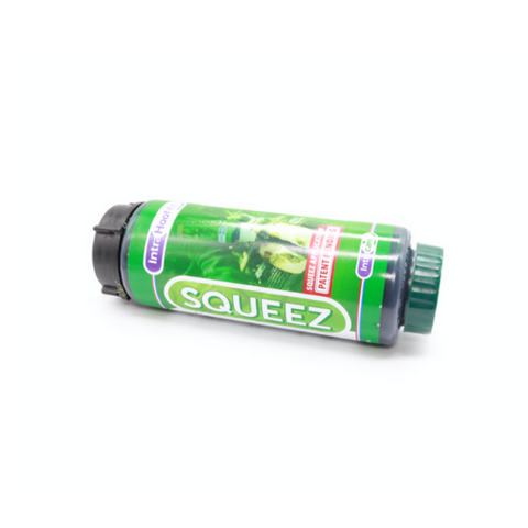 Do you know that squeezing makes gel application precise, ease and clean?  The green Intra Hoof-Fit Squeeze is a new developed application to apply our green gel easily and clean on every hoof. The ensured results and perfect adhesive properties, makes it the product of choice for the hoof trimmers and professionals in the modern dairy industry. The Squeez can be used with a precision tip or a valve dispensing cap.